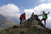 36  In vetta al Monte MIncucco (2001 m) con vista verso Passo San Marco